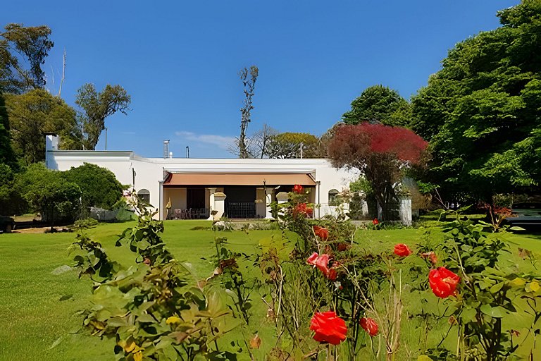 La Diferencia Casona 1894 Pileta y Viñedo