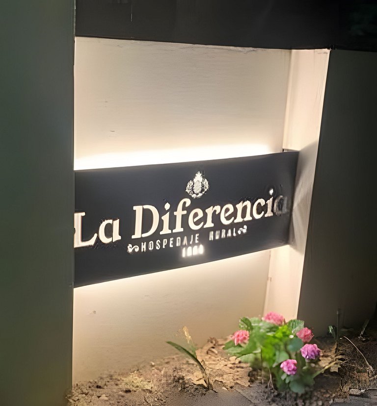 La Diferencia Casona 1894 Pileta y Viñedo